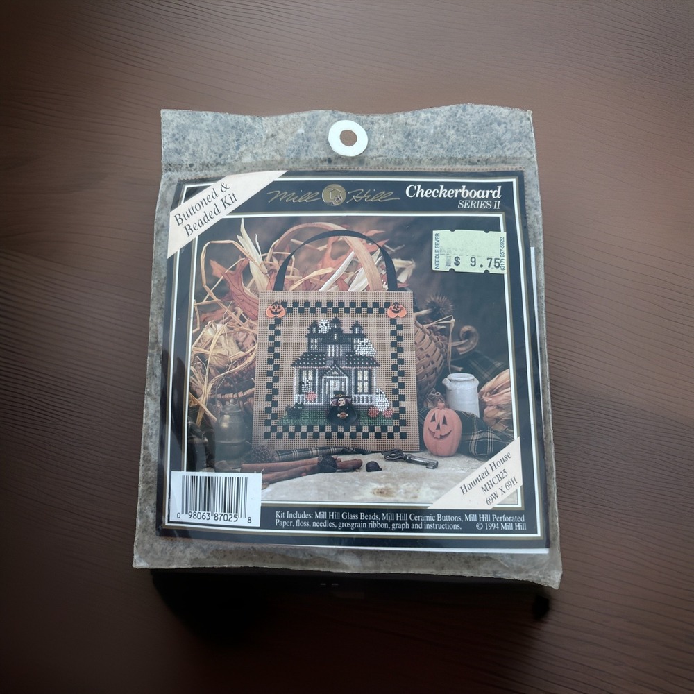 Mill Hill Buttoned & Beaded Haunted House Checkerboard Series II 1994 MHCB25
